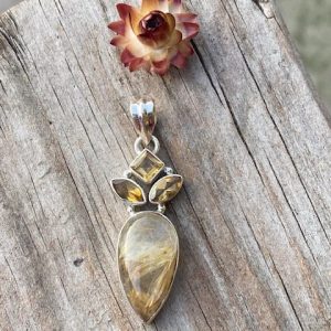 Golden Goddess of Manifestation