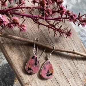 Rhodonite drops