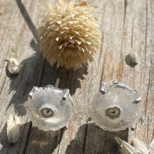 solar quartz studs